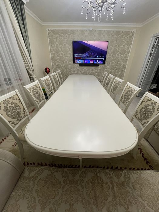 Продается белый стол