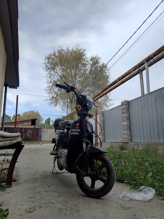 Сатылымда скутер ск8