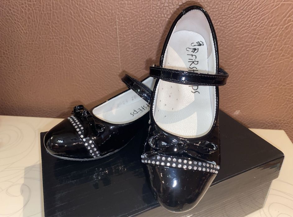 Туфли синие 29 р. и чёрные 27 размер для девочки