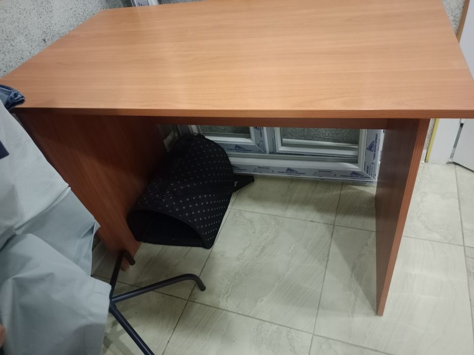 Стол приставка , можно школьнику