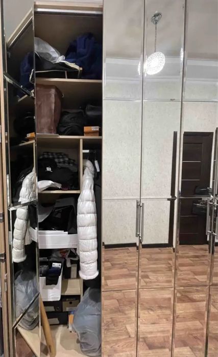 Шкаф с зеркалами