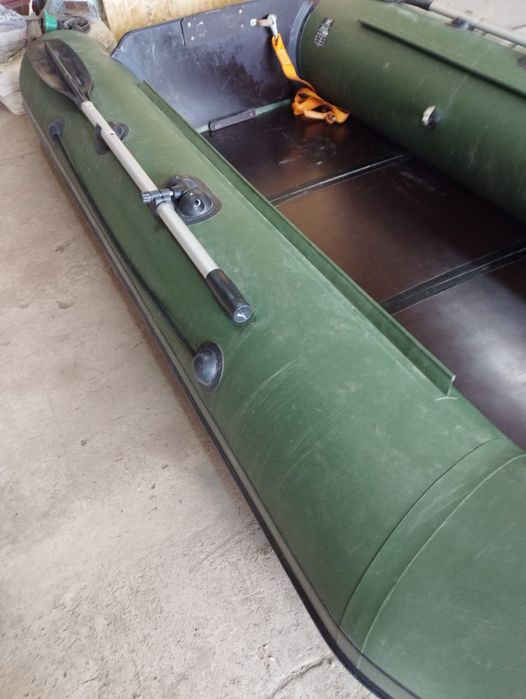 Лодка ПВХ с мотором