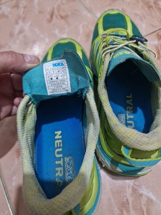 Adidasi Hoka mărimea 38