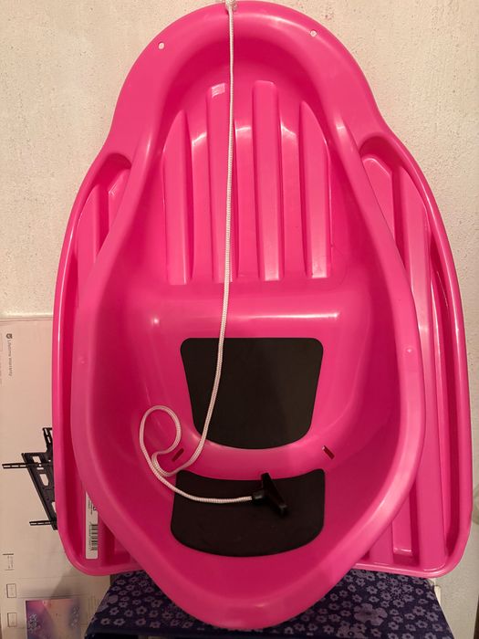 Нова детска шейна в розово