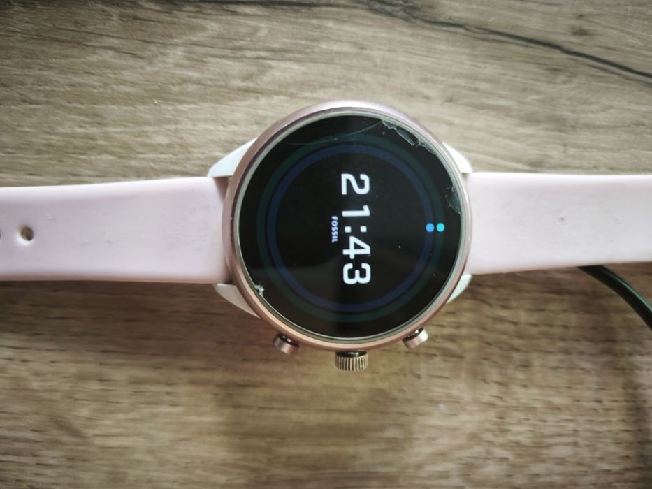 Смарт часовник Fossil