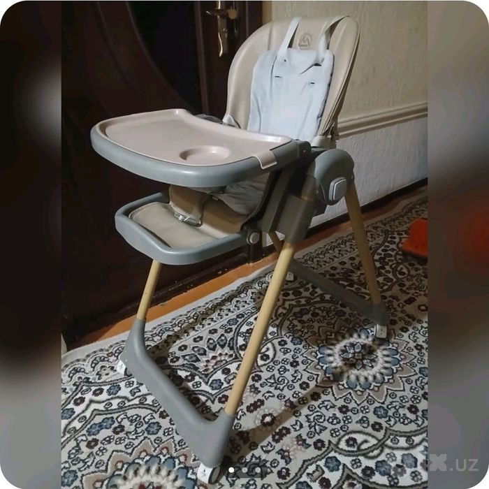 Bolalar ovqatlanish stoli sotiladi