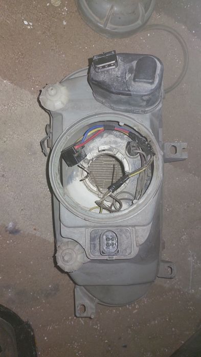 Фара на volkswagen golf 3