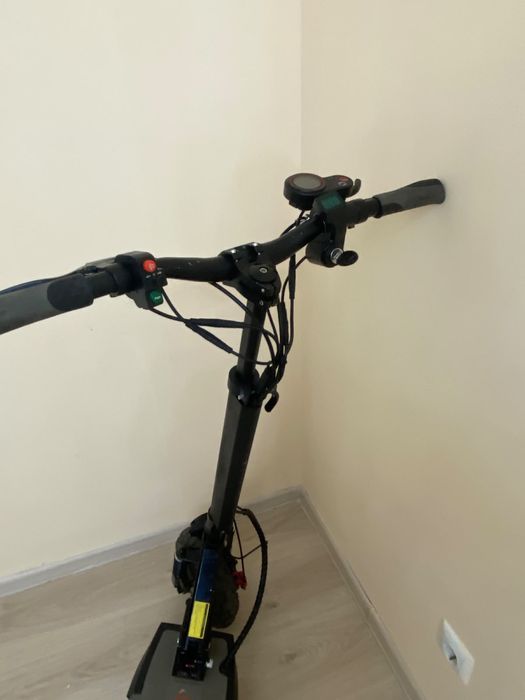 ПРОДАМ! электро самакат KUGGO M4PRO КАСТОМ
