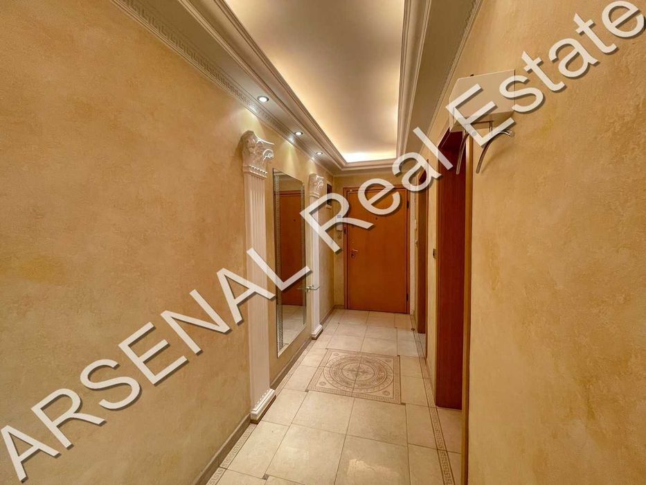 Дава се под наем Тристаен апартамент в София, Павлово - 135 кв.м за 1400 € - Снимка #1