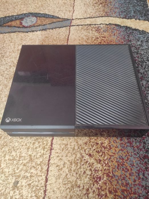 Xbox one fat complet funcțional cu 9 jocuri