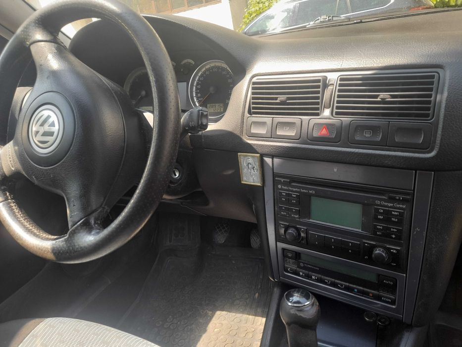Vând Volkswagen Golf Variant 1.9 Tdi