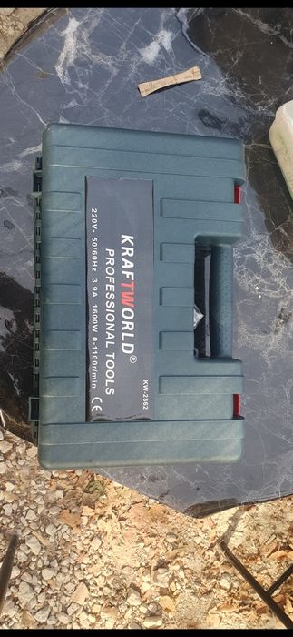 Куфар за инструменти + Бургии 6,8,10 Шило и секач