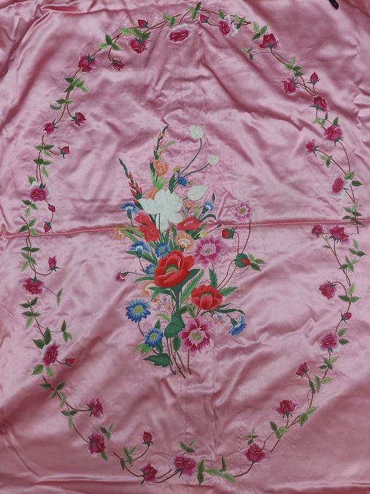 Покрывало на кровать и две наволочки на подушка (покрывало на полуторк