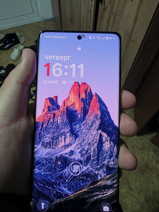 OnePlus 12 телефон