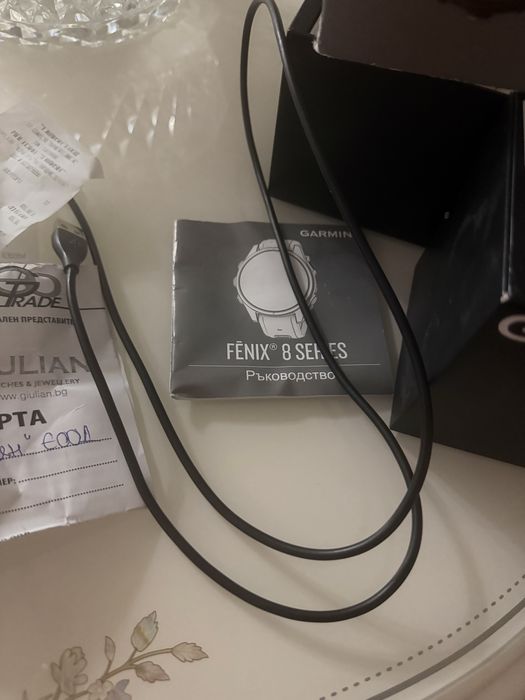 Продавам смарт часовник Garmin Fenix 8