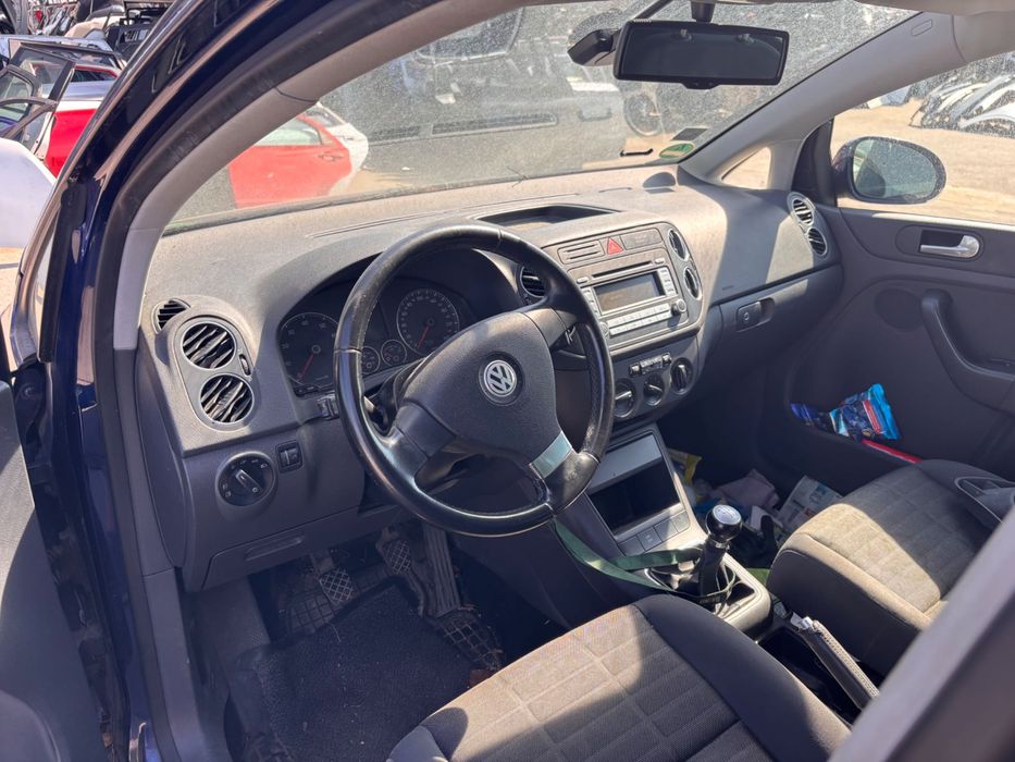 Volkswagen Golf Plus на части