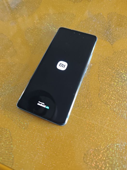 Xiaomi 13лайт идеален без забележки