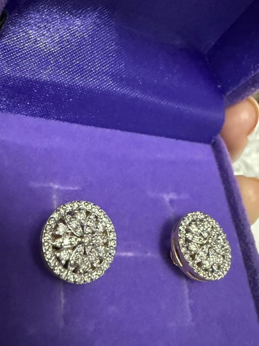 Бриллиантовые пусеты