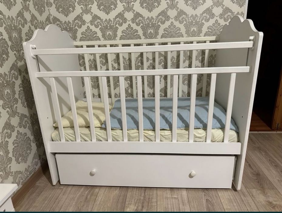Продам детский манеж 15 тыс