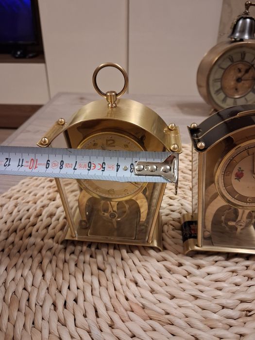 Продавам 2 бр. часовници Schatz , 7 дневни, с вертикален баланс.