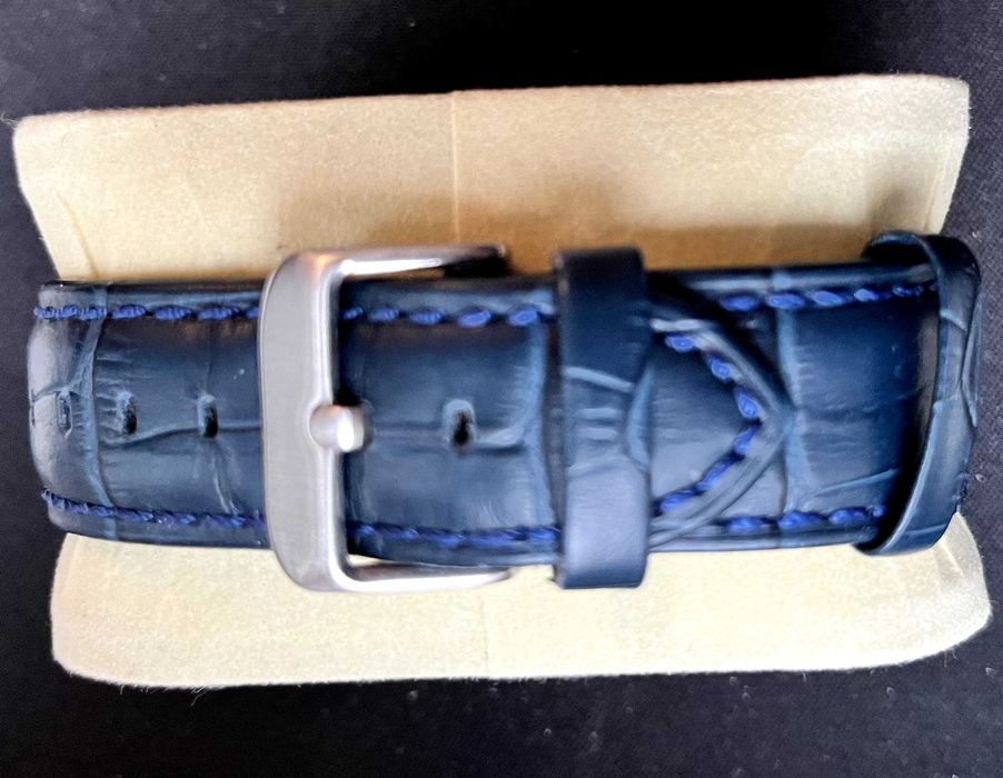 GUESS модерен часовник с механисъм Seiko 5 atm - КАТО НОВ!