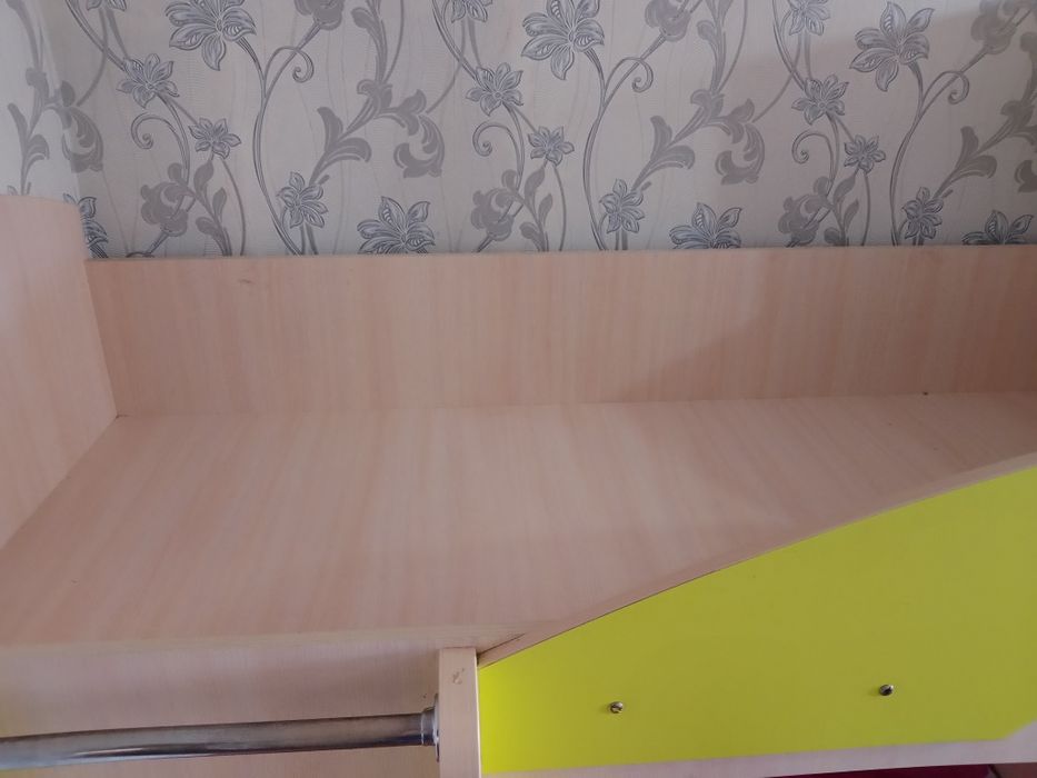 Детская двухярусная кровать