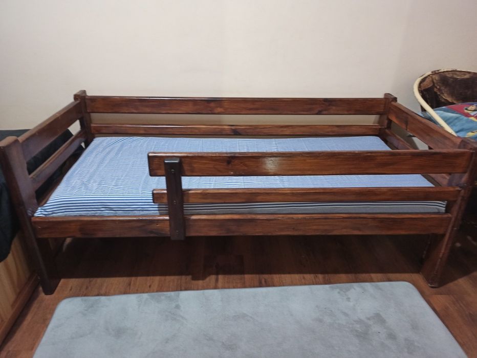 Продавам Детско легло