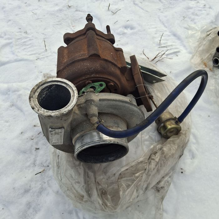 Трубина и компрессор  на шансиман F2000