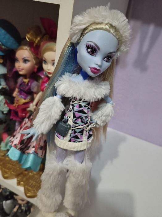 Papusa Monster High Abbey Bominable