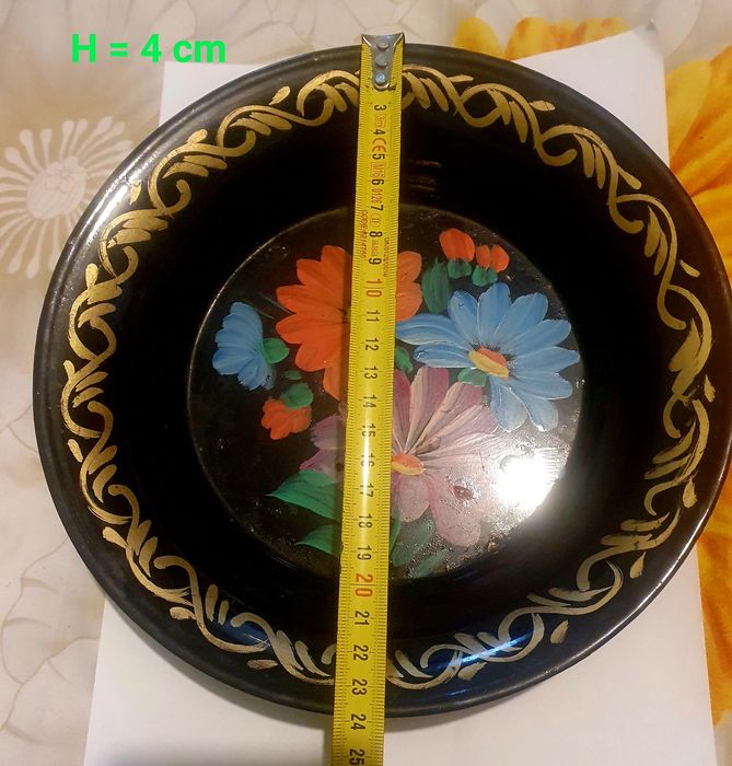 Farfurie metal pictata