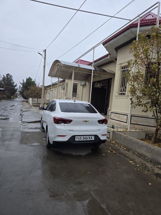 Срочна оникс LT сотилади