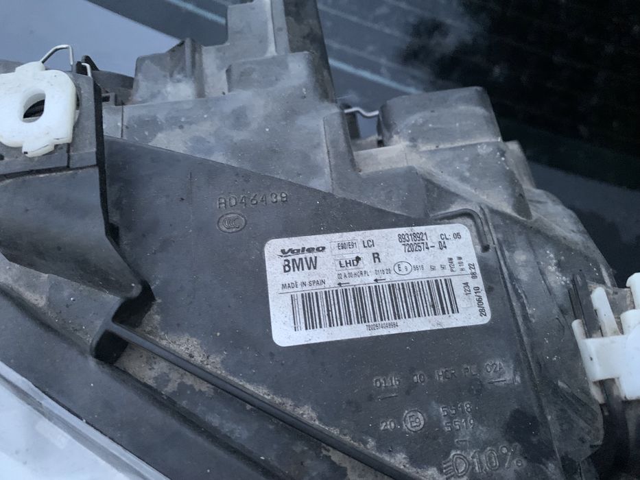 Продаваме фарове за бмв е90 фейслифт bmw e90 facelift.