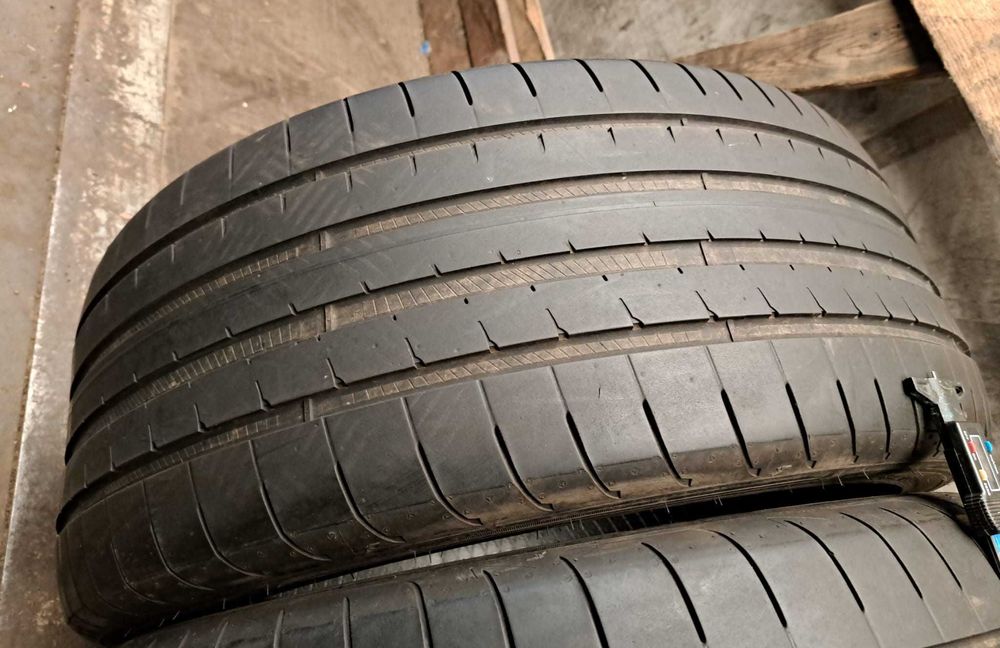 2 anvelope 275/40 R22 Goodyear