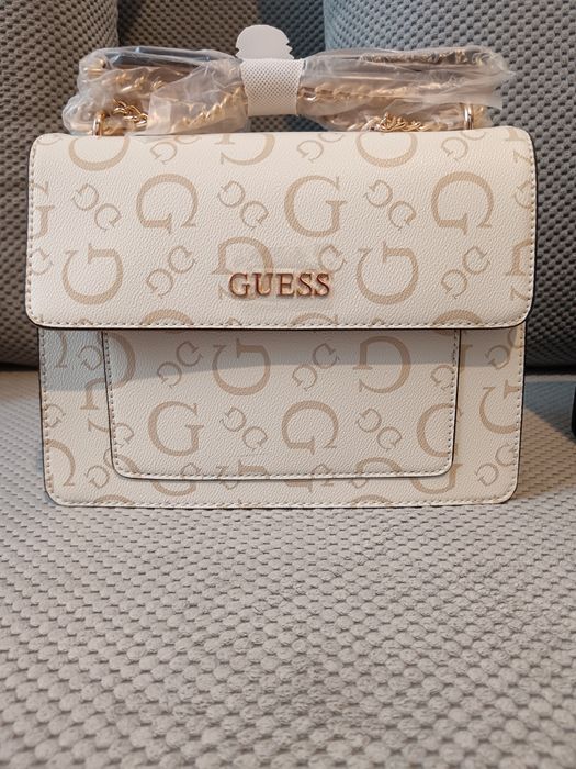 Poșete noi Guess!