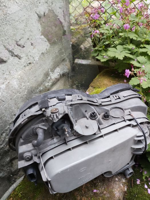 Фар за Мерцедес, модел 210