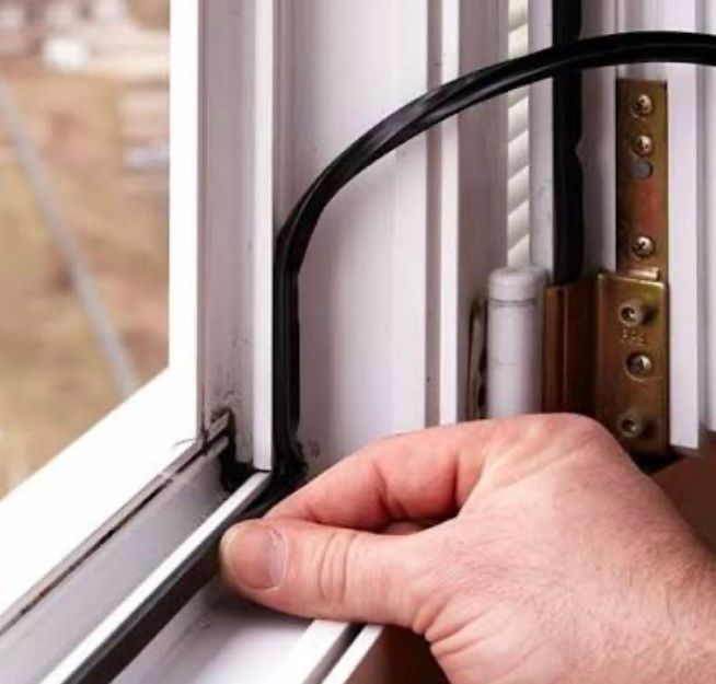 Замена резиновых уплотнителей пластиковых окон