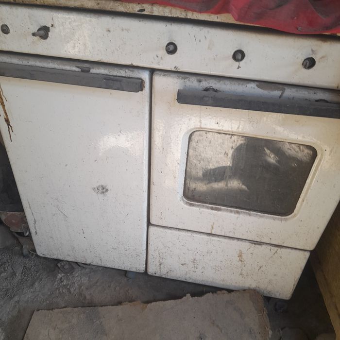 Gaz plita sotiladi 200ming