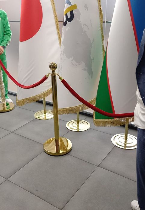 Ленточные ограждения стойки Ограничители столбик лента барьер канатные