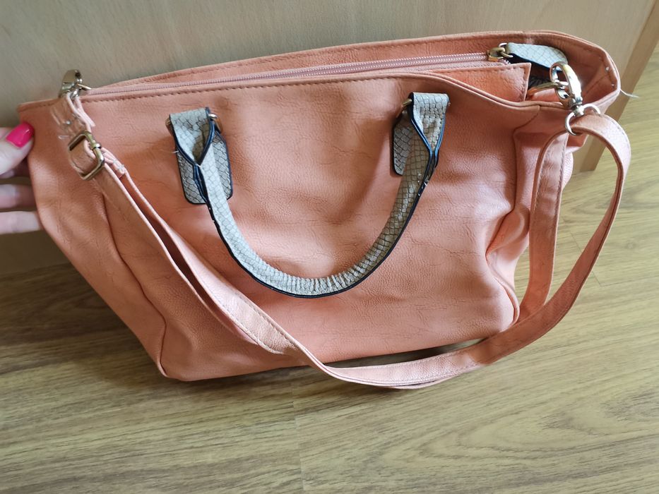 Нова дамска чанта