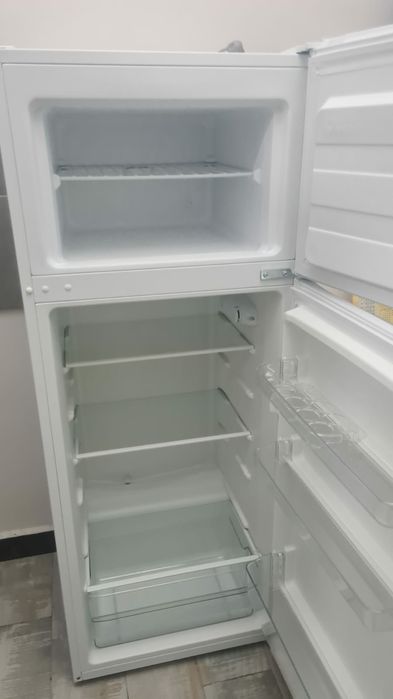 Холодильник Midea HD-273FN