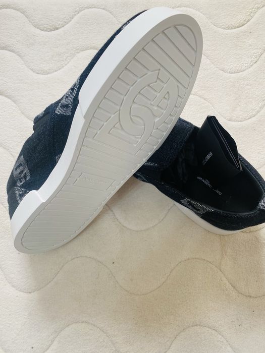 Dolce Gabbana numarul 42,5