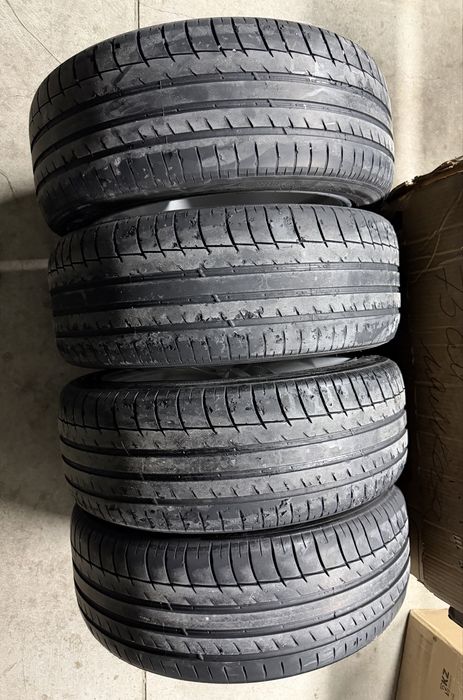 Диск с резиной на хонда