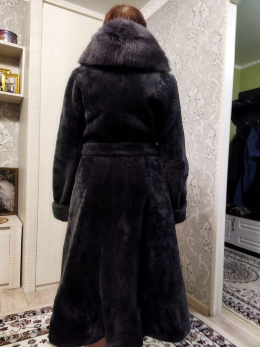 Продам недорого цигейковую шубу