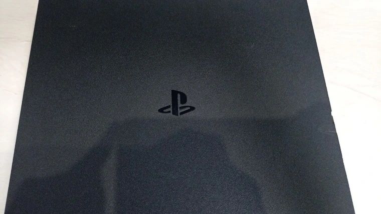 Sony Playstation 4.  2джостик 6 диск