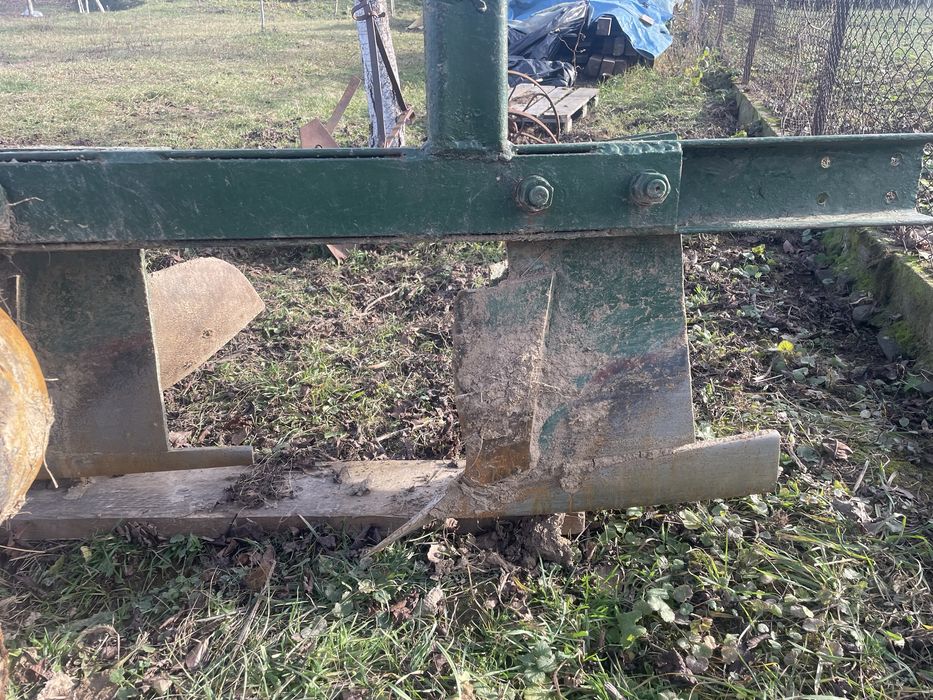 Plug de vanzare pt tractoras mai mic