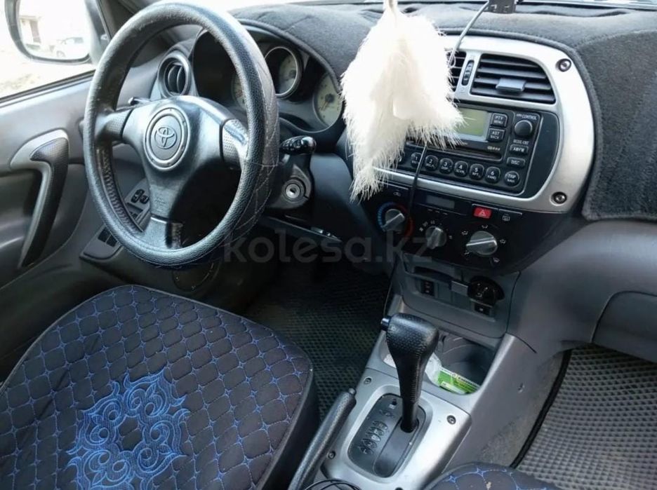 Продам TOYOTA RAW4 2001г