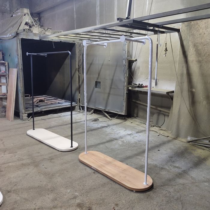 Рейлы с лдсп ,в магазин одежды.