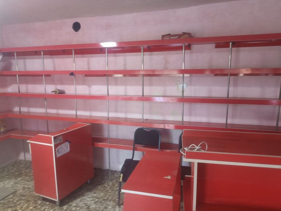 Dokon rastalari haladilnik Kleo uzuni sotiladi yaxshi holatda 
Oqqo'rg