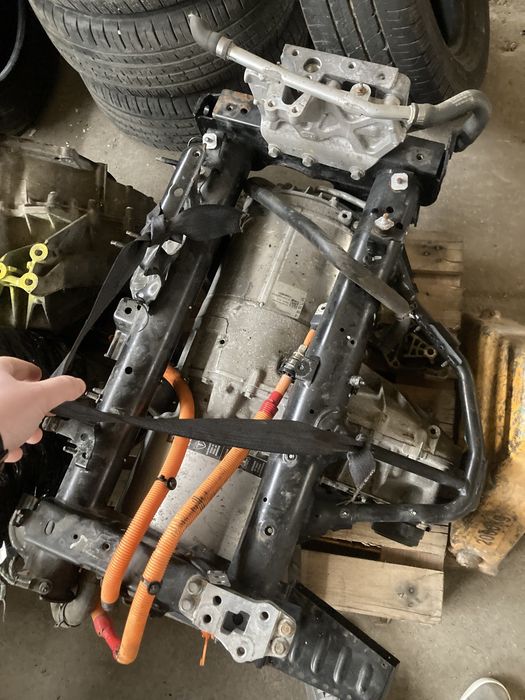 Електрически мотор Tesla от Mercedes