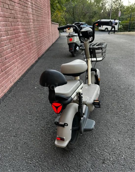 YARS Yadea Ray’ s, 2025года